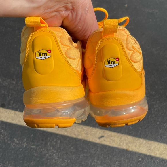 Nike Air Vapormax Plus Laser Orange [CW7011-800] Womens Size 11 - Picture 7 of 8